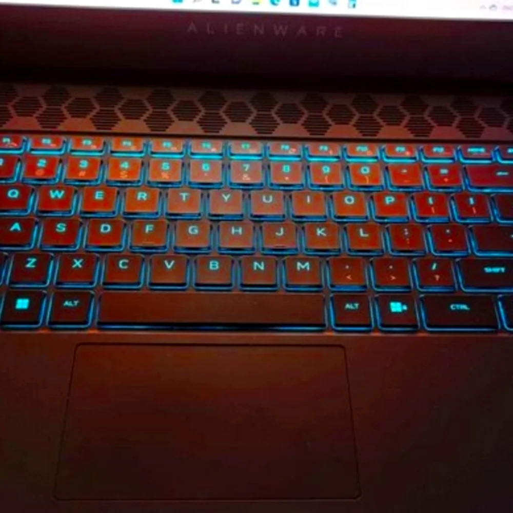 Dell Alienware m15 r7 Gaming Laptop
